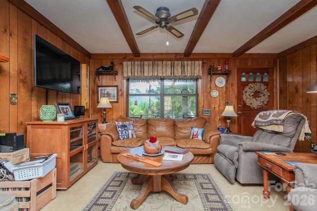 146 W Stecoah Heights, Robbinsville, NC 28771