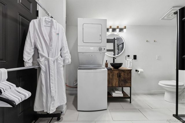 2854 S Lincoln Street, Englewood, CO 80113