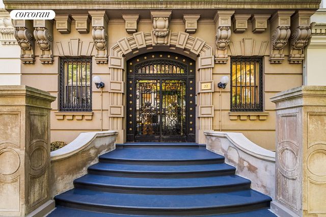22 E 82nd St Apt 5, New York City, NY 10028