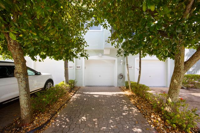 3069 Laurel Ridge Circle, Riviera Beach, FL 33404