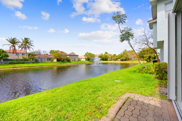 3069 Laurel Ridge Circle, Riviera Beach, FL 33404