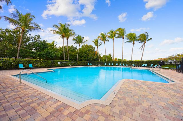 3069 Laurel Ridge Circle, Riviera Beach, FL 33404