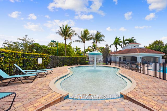 3069 Laurel Ridge Circle, Riviera Beach, FL 33404