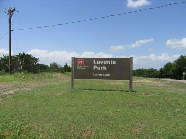 930 Lakeridge Drive, Lavon, TX 75166