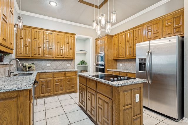 930 Lakeridge Drive, Lavon, TX 75166