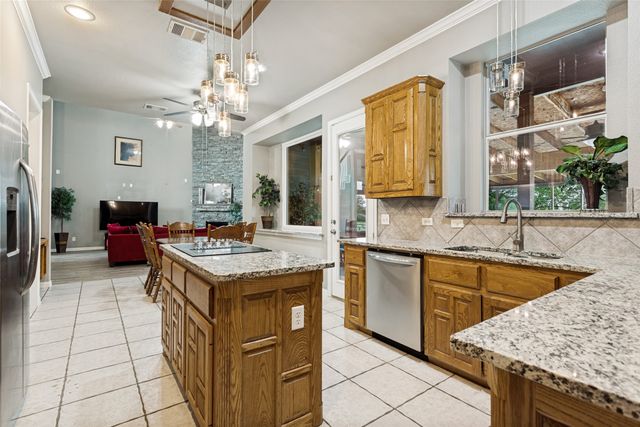 930 Lakeridge Drive, Lavon, TX 75166