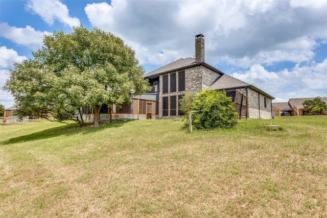 930 Lakeridge Drive, Lavon, TX 75166