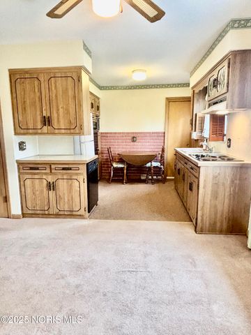 465 S Stephen Street, Oregon, OH 43616