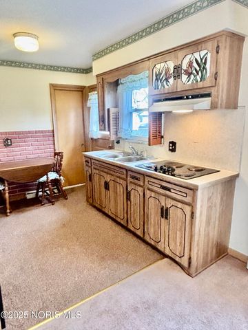 465 S Stephen Street, Oregon, OH 43616