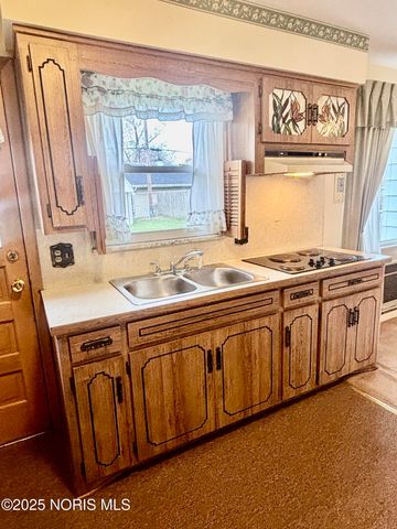 465 S Stephen Street, Oregon, OH 43616