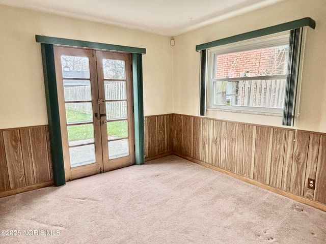 465 S Stephen Street, Oregon, OH 43616