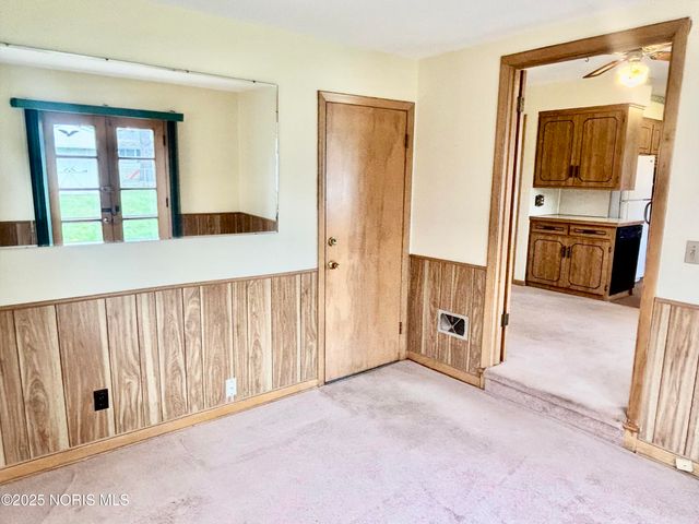 465 S Stephen Street, Oregon, OH 43616