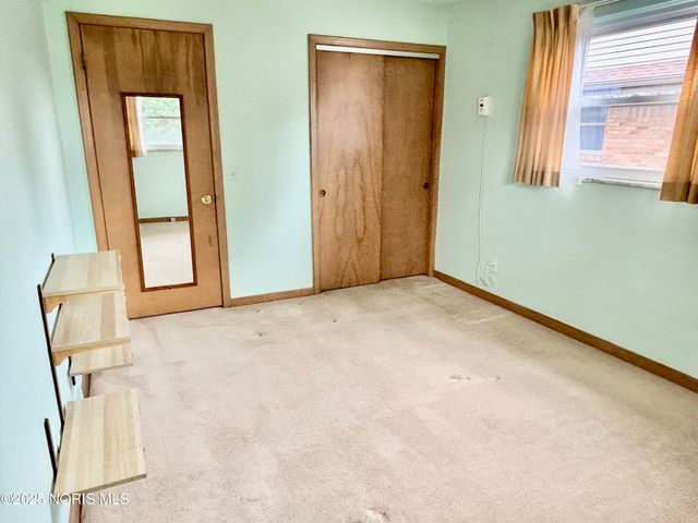 465 S Stephen Street, Oregon, OH 43616