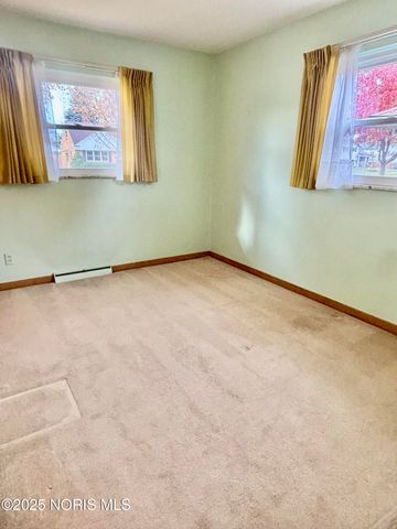 465 S Stephen Street, Oregon, OH 43616