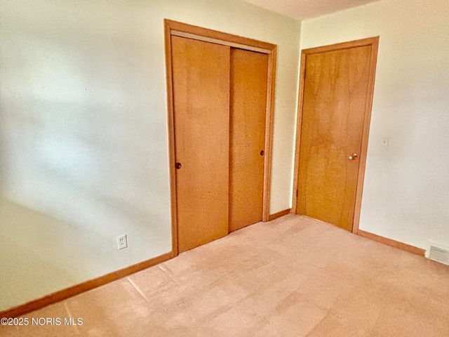 465 S Stephen Street, Oregon, OH 43616