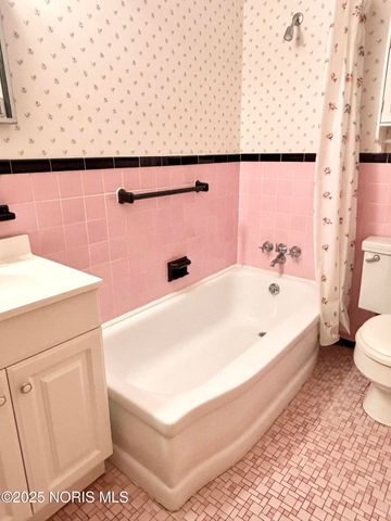 465 S Stephen Street, Oregon, OH 43616