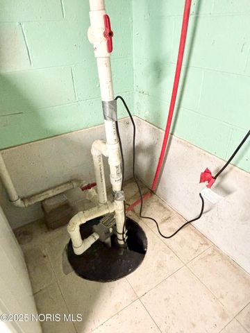 465 S Stephen Street, Oregon, OH 43616