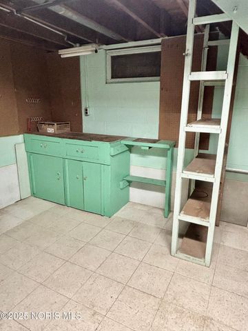 465 S Stephen Street, Oregon, OH 43616