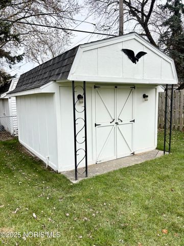 465 S Stephen Street, Oregon, OH 43616