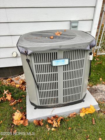 465 S Stephen Street, Oregon, OH 43616