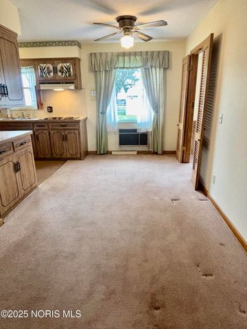 465 S Stephen Street, Oregon, OH 43616