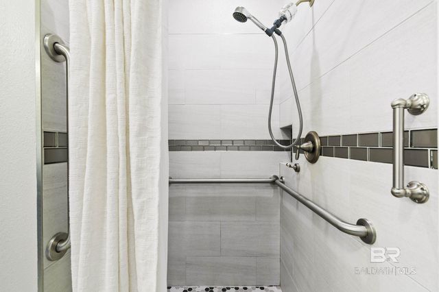 6033 Andhurst Drive, Gulf Shores, AL 36542