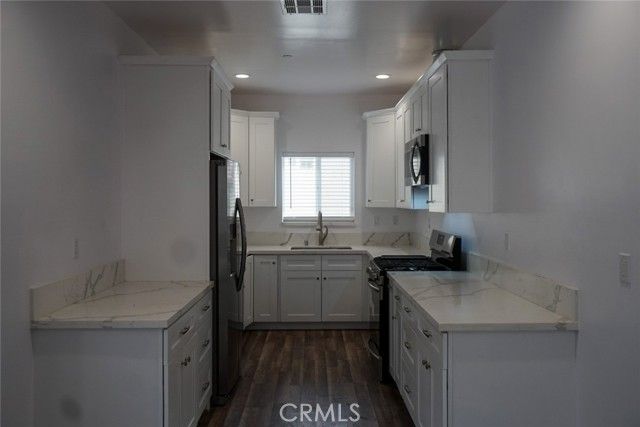 10304 Primrose Avenue, Hesperia, CA 92345