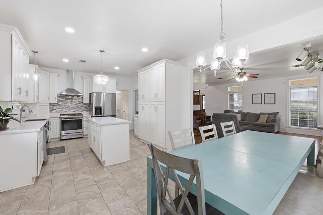 128 East 43rd Place, Cut Off, LA 70345