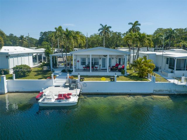 112 Lake Shore Dr, Pembroke Park, FL 33009