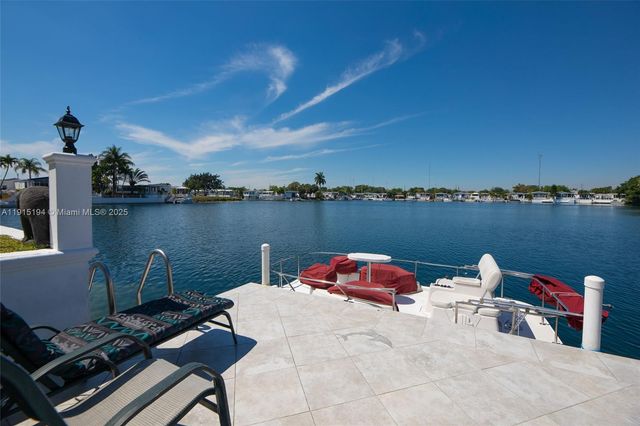 112 Lake Shore Dr, Pembroke Park, FL 33009