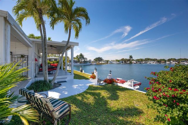 112 Lake Shore Dr, Pembroke Park, FL 33009