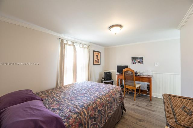 112 Lake Shore Dr, Pembroke Park, FL 33009