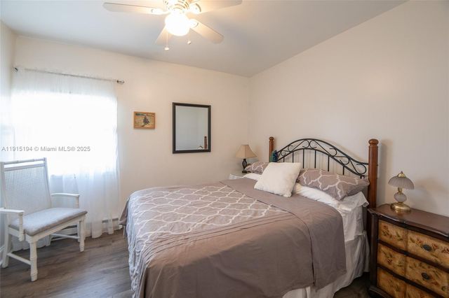 112 Lake Shore Dr, Pembroke Park, FL 33009