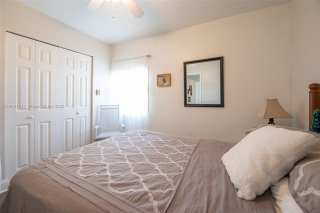 112 Lake Shore Dr, Pembroke Park, FL 33009