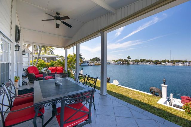 112 Lake Shore Dr, Pembroke Park, FL 33009