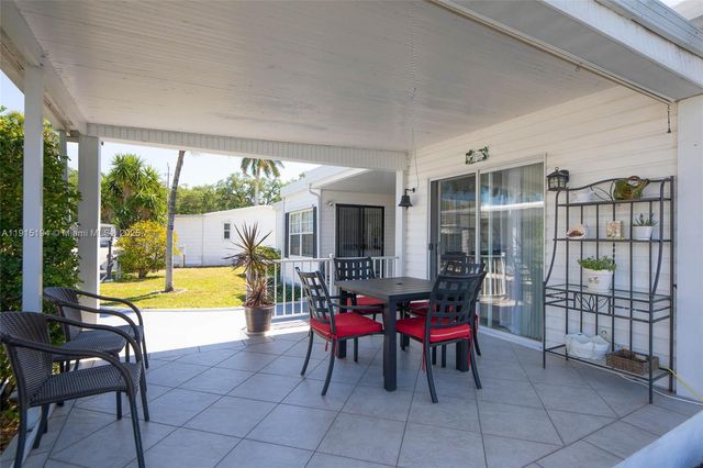 112 Lake Shore Dr, Pembroke Park, FL 33009