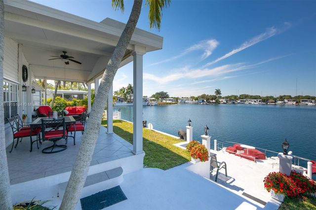 112 Lake Shore Dr, Pembroke Park, FL 33009