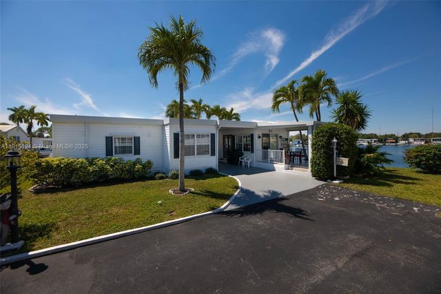 112 Lake Shore Dr, Pembroke Park, FL 33009