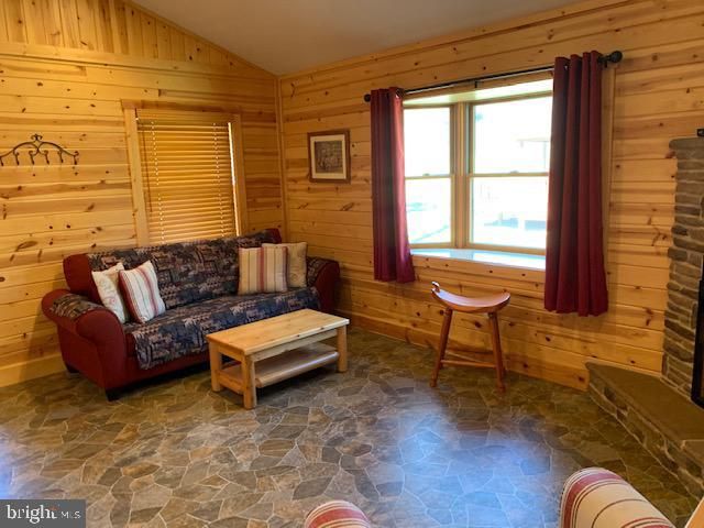 1461 BIG CREEK RD, Clearville, PA 15535