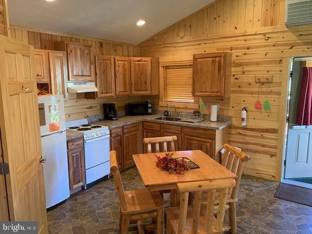 1461 BIG CREEK RD, Clearville, PA 15535