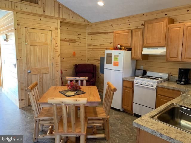 1461 BIG CREEK RD, Clearville, PA 15535