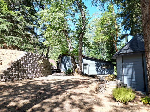 4712 Old Highway 99 S, Ashland, OR 97520