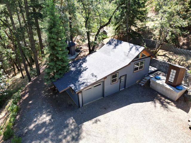 4712 Old Highway 99 S, Ashland, OR 97520