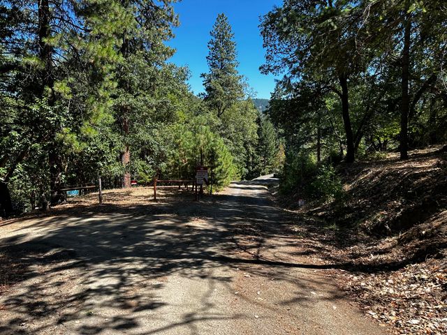 4712 Old Highway 99 S, Ashland, OR 97520