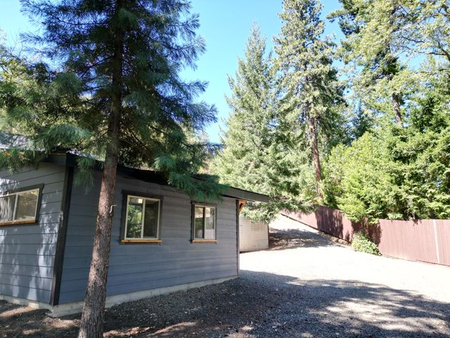 4712 Old Highway 99 S, Ashland, OR 97520