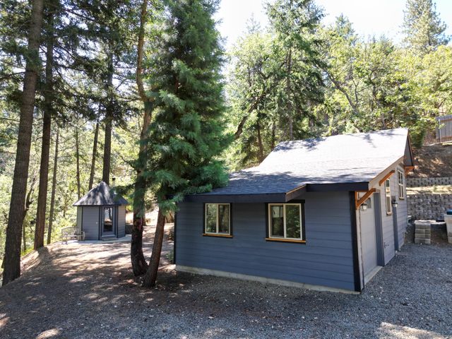 4712 Old Highway 99 S, Ashland, OR 97520