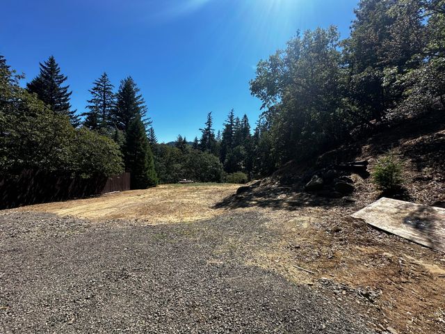 4712 Old Highway 99 S, Ashland, OR 97520