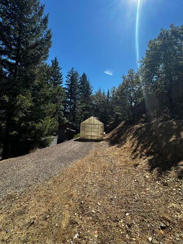 4712 Old Highway 99 S, Ashland, OR 97520