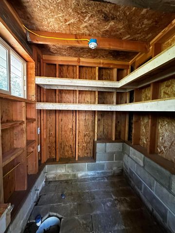 4712 Old Highway 99 S, Ashland, OR 97520