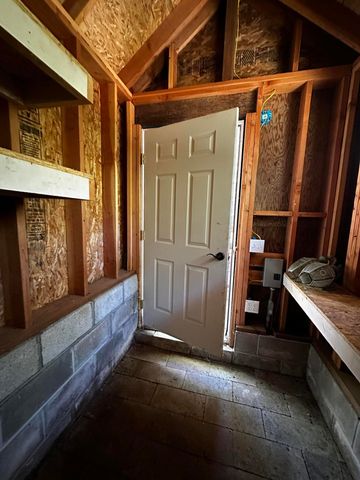 4712 Old Highway 99 S, Ashland, OR 97520